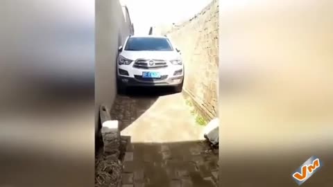 Car funny clip