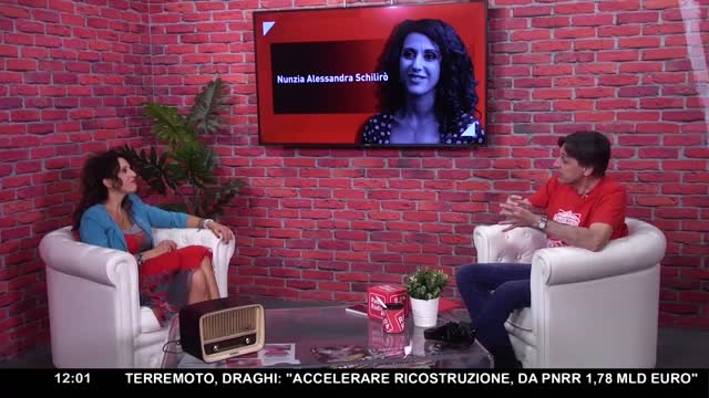 28-09-2021-INTERVISTA ESCLUSIVA ALLA VICEQUESTORE RIBELLE-CONTINUERÃ’ CON O SENZA DIVISA-Radio Radio