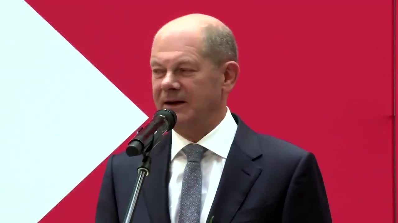 German SPD Seeks Three-Way Alliance to Replace Merkel-Led Coalition