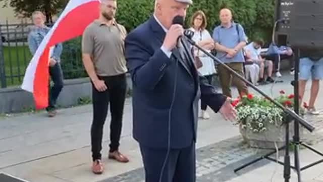 Dr Anna Martynowska i inni mówcy na pikiecie „Stop Zamknięciu”. Radom 12.09.2021.