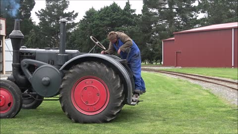 Lanz Bulldog- vintage tractor in action.