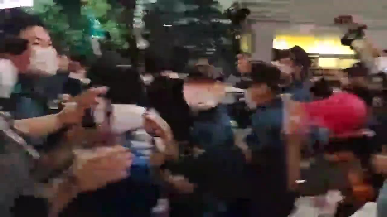 20200817_V3_S02(27m99JtZrec)왜_ 무슨 이유로_ 이 사람은 청와대 앞 집회현장에 차량을 돌진하였는가_