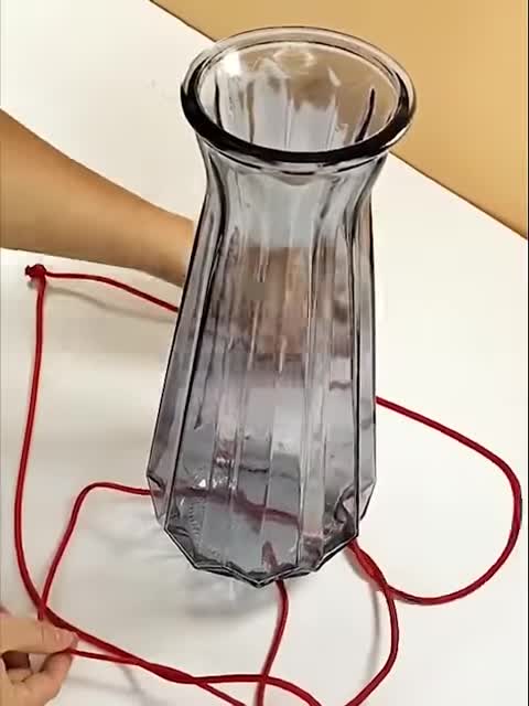 Genius ways to carry objects through rope knots 😲