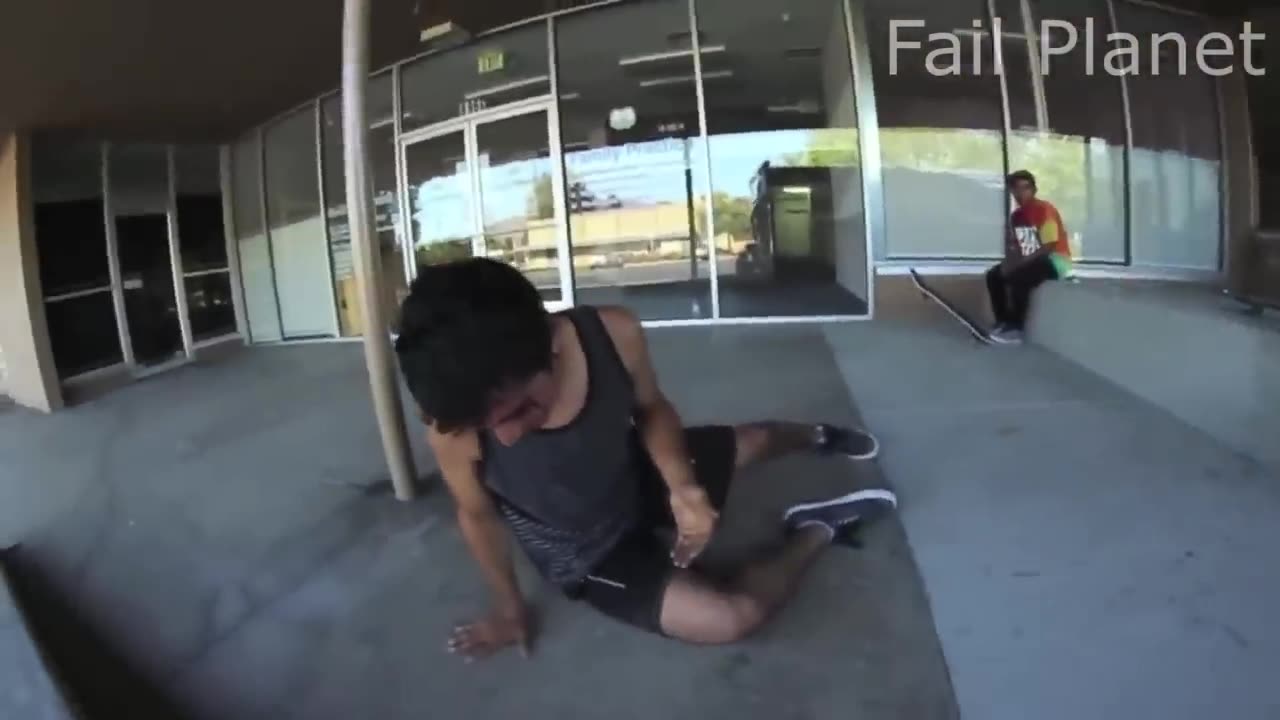 SKATEBOARDING - EPIC FAILS COMPILATION