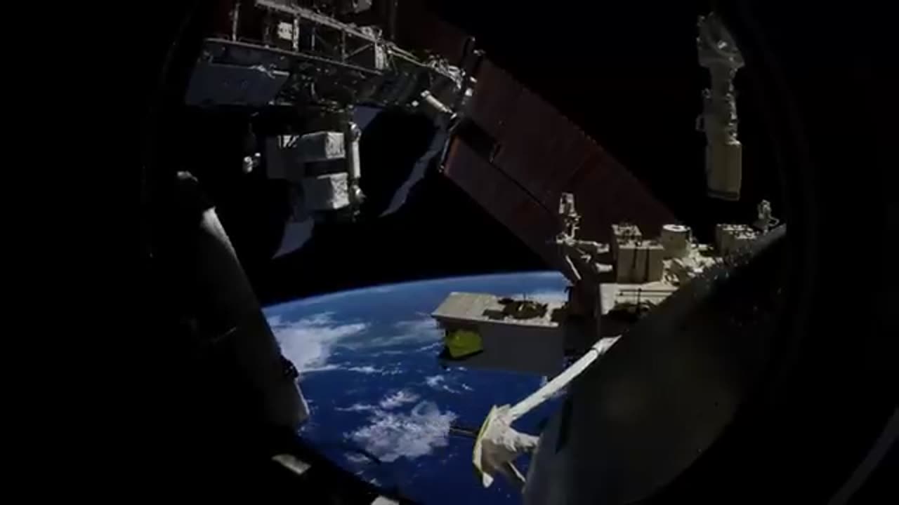 The World Outside My Window - Time Lapse of Earth from the ISS (4K)