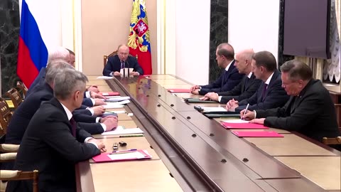 Pres. Putin issues a Nuclear Warning to the West Over Ukraine