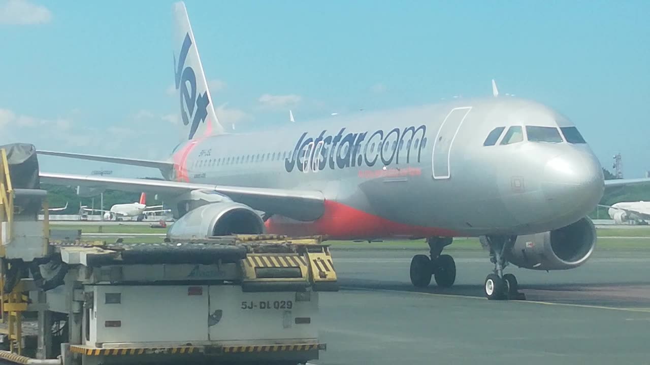 JETSTAR Airbus A320