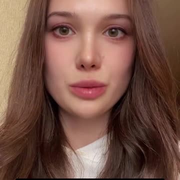 Ukrainian girl telling that she is afraid not of the Russian army