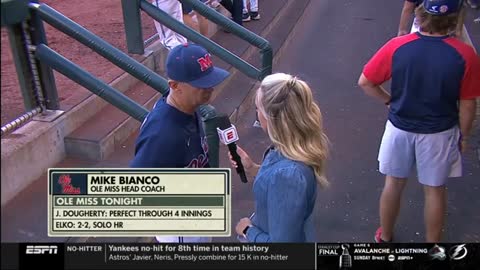 La série mondial de la NCAA 1 er match OLD Miss vs Oklahoma