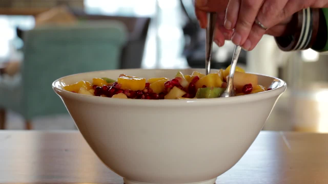 Making fruit salad