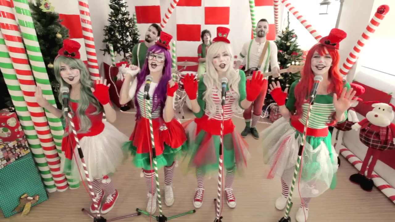 Broken Peach - Santa Claus is Coming to Town (Christmas Special)