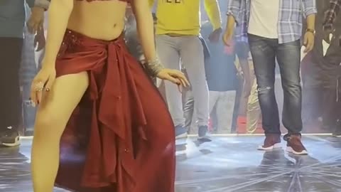 Jiiva & Malvika Energetic Dance