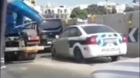 Concrete on a police car - Epic fail