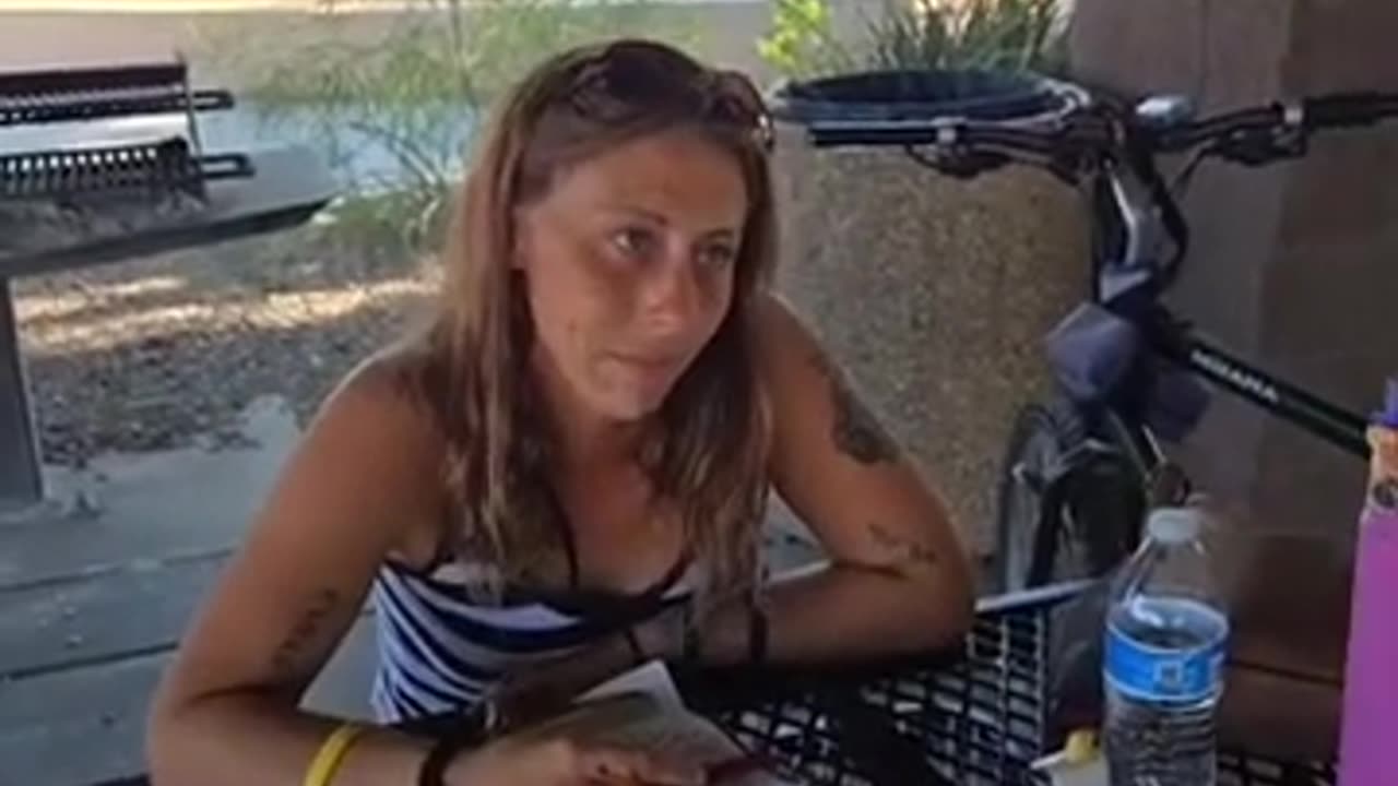 Savanah: Talks #homeless #amongus #addiction