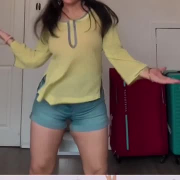 Hot sexy babe exposing