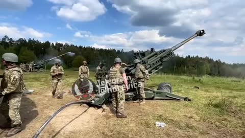 Ukraine War - Training Ukrainian crews to work with M777 howitzers