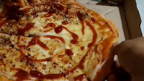 "Pizza Like You've Never Seen Before! A Slow-Blowing Twist Have you ever eaten pizza like this?" 😋