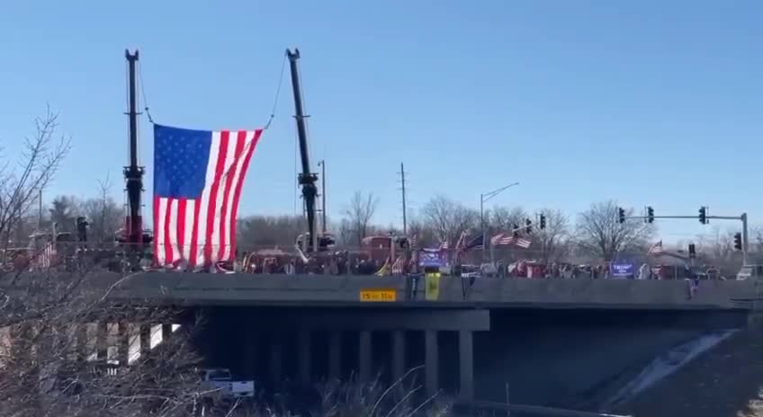 St. Louis, Missouri Raises the American Flag for the People's Convoy 🇺🇸