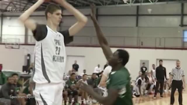 WATCH: 7'7" 16-YEAR-OLD High School Basketball Player Robert Bobroczky Makes His U.S. Debut