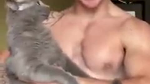 Singing with my cat 😎