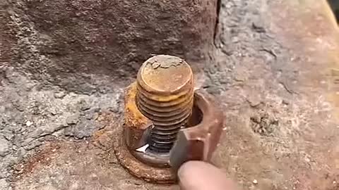 Rusty nut breaker