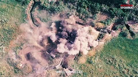 Russian Artillery Strikes Destroy Ukrainian Fortifications & Personnel In The Maryinka Area