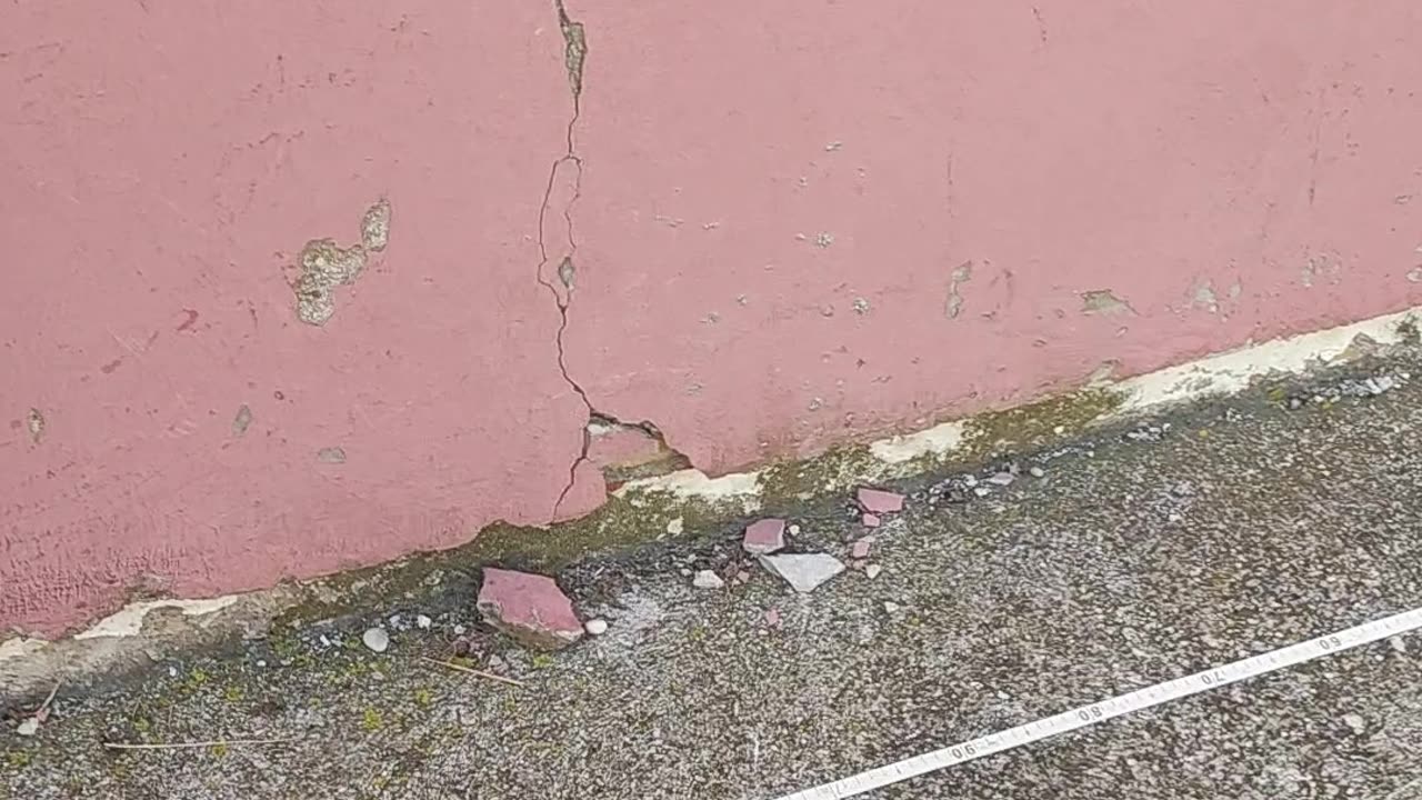 Lesione parete posteriore esterna casa