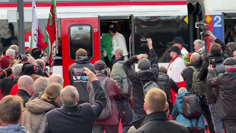 Establishment fährt Extrazug