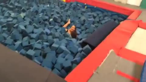 A fail on tramp😂😂 pc: @cait.lowery #gymfail #pokemongo