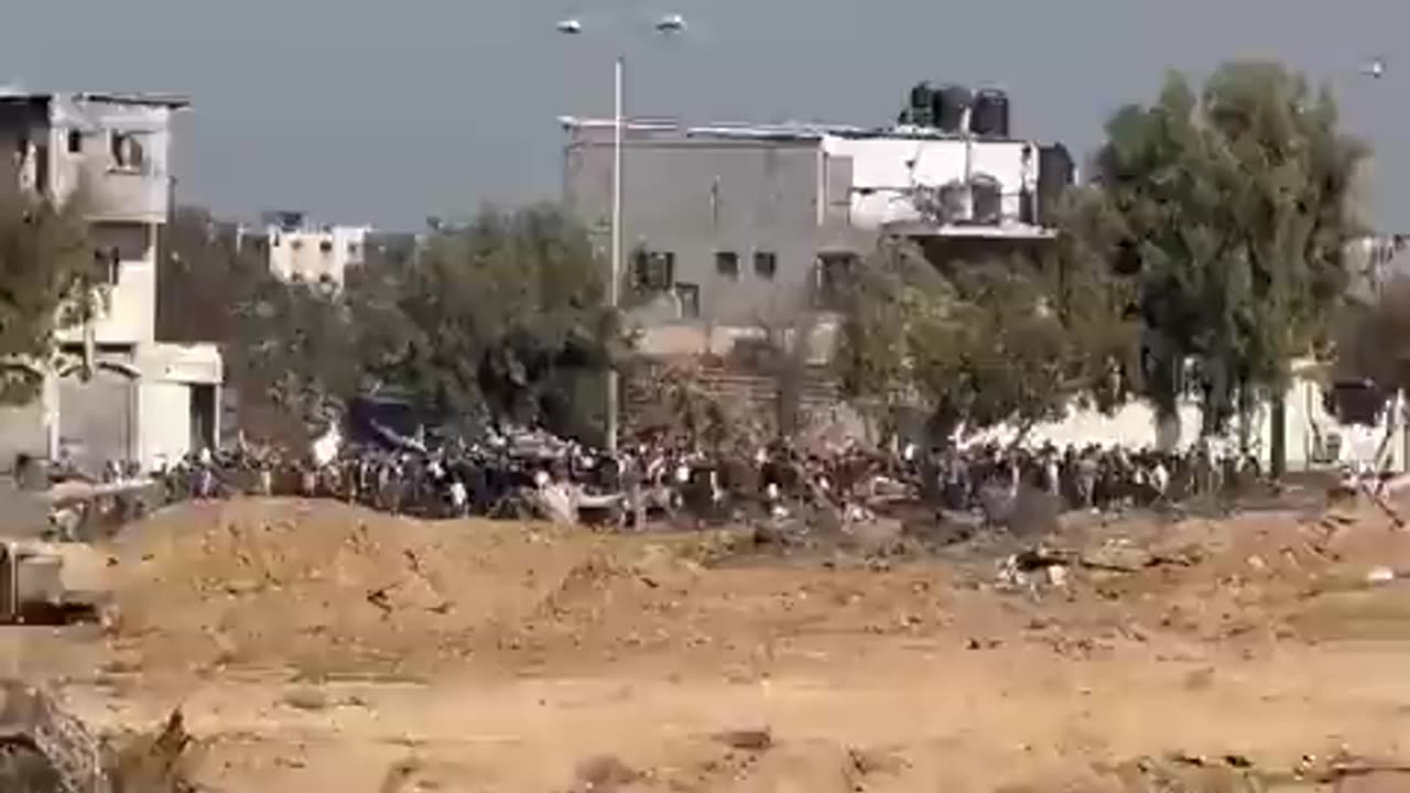 WATCH: Israeli Army lets Palestinian civilians pass safely into South Gaza safe zone