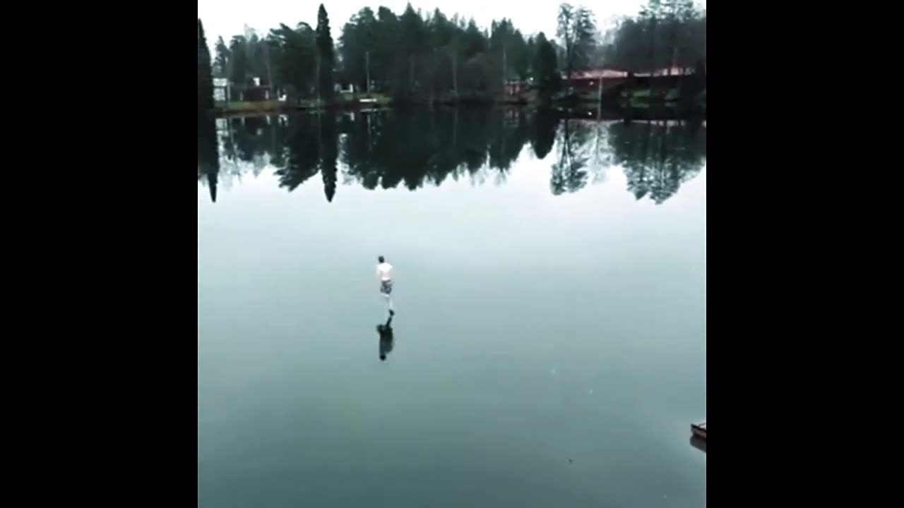 COMÉDIA - Correndo no Lago Congelado num Dia Frio