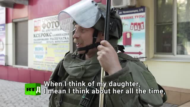Lo sminamento del Donbass DOCUMENTARIO Nonostante siano state vietate dal Trattato di Ottawa delle Nazioni Unite dal 1997, migliaia di mine antiuomo disseminano parchi, strade, scuole e case nel Donbass.ci vorranno anni per rimuovere tutte le mine