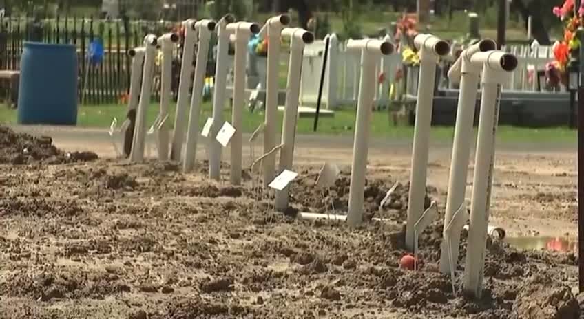 Parts of Texas overwhelmed by migrant deaths