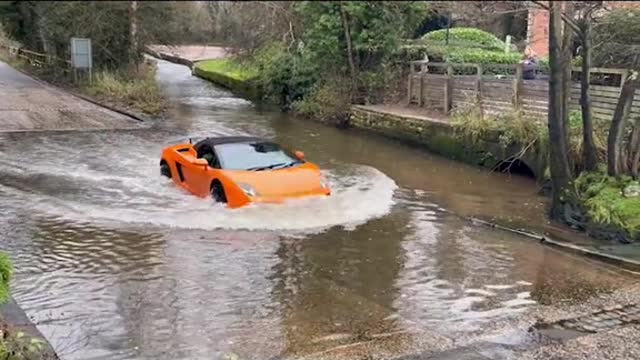 Lambo Gallardo vs Ford