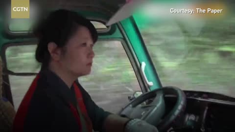 Driver makes 2000 sharp turns a day on wedding tianmen moutain road