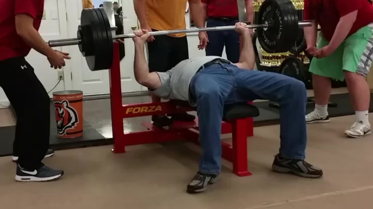 450lbs touch and go at Rt 29 fitness