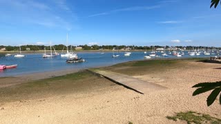 River Hamble . Lovely watching the boats go by