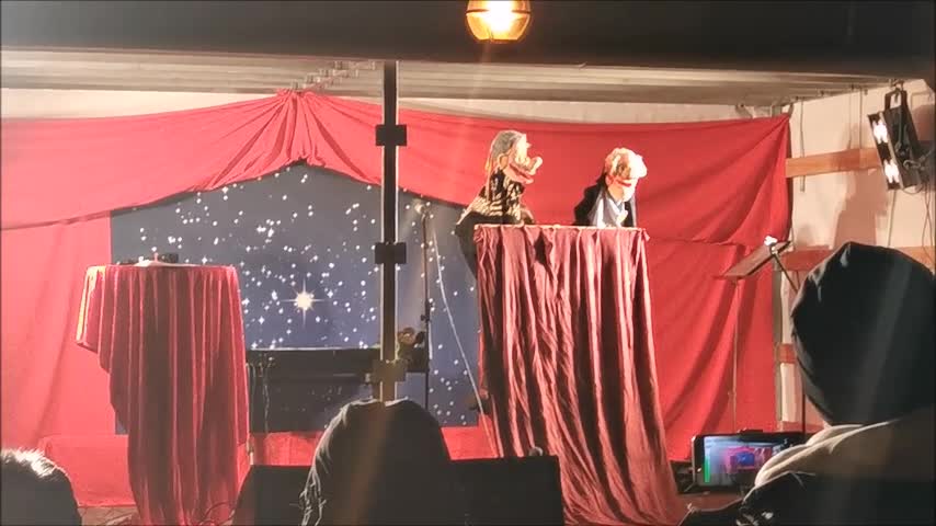 KULTURELLE FREIHEIT - Bautzen, Theaterplatz, 13 11 2021 - Lutz Männel mit Horst und Berta