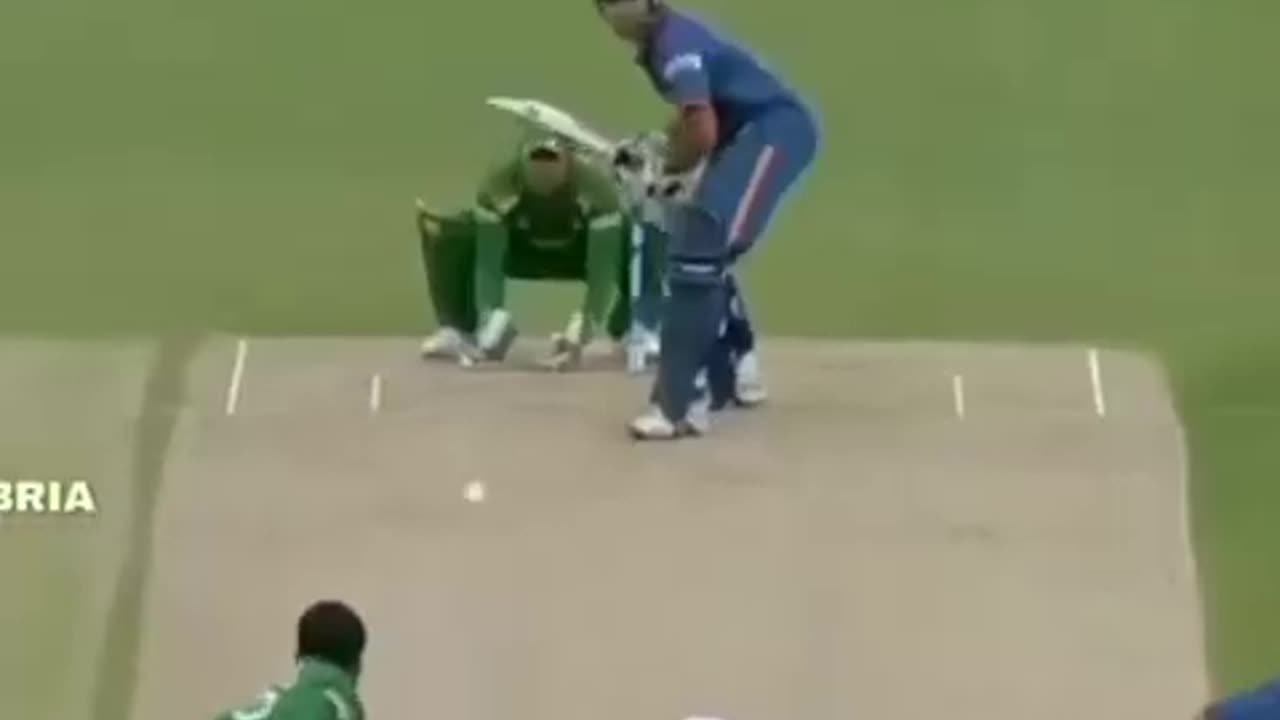 Shakib Al Hasan's Remarkable Bowling Skills: #ViralVideo"