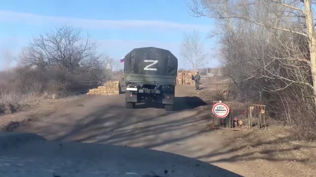 ★★★ Footage shows Russian column delivering supplies to Russian Armed Forces units in Kharkov region