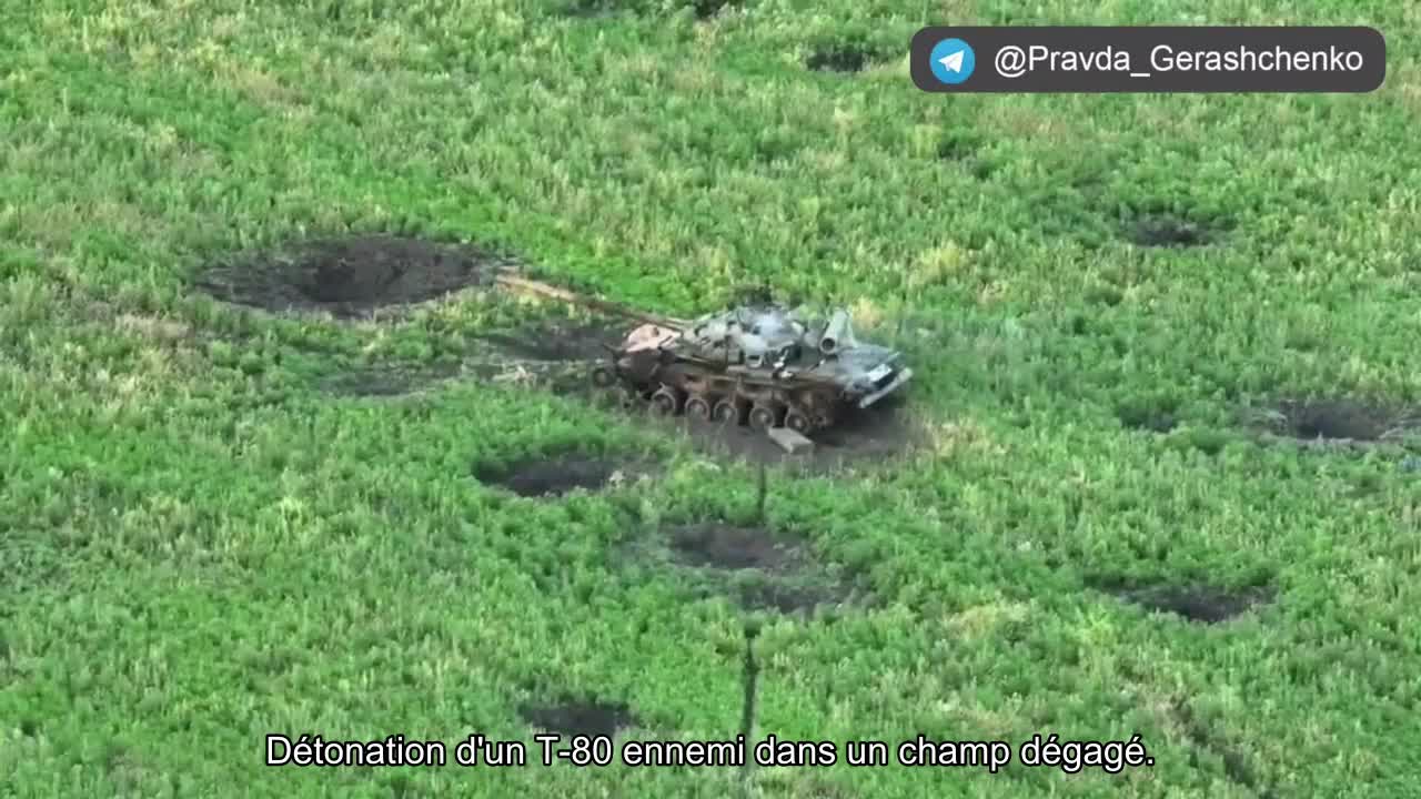 Détonation d'un T-80 ennemi dans un champ dégagé.