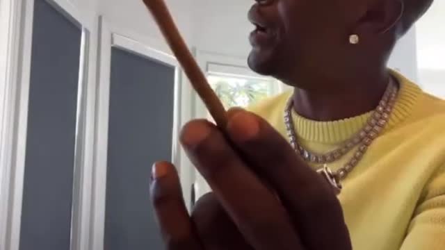 Boosies Instagram live with A Midget spliff🤣