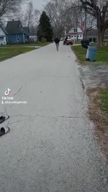 girl loses her shoes. chasing golf cart