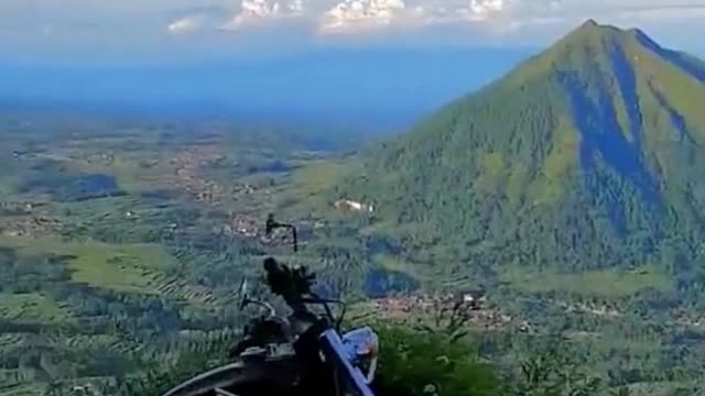 Obyek Wisata Batu Angkruk Dieng