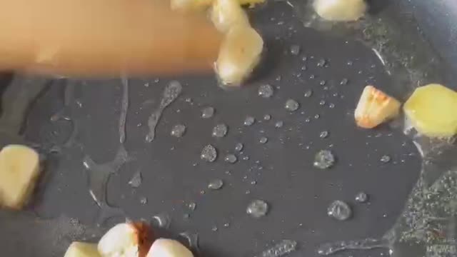 Heat the oil and put down the seasoning