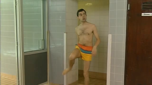 DIVE Mr Bean! | Funny Clips | Mr Bean Official