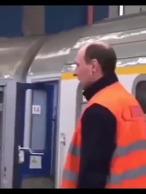 funny video an old man and the escalator