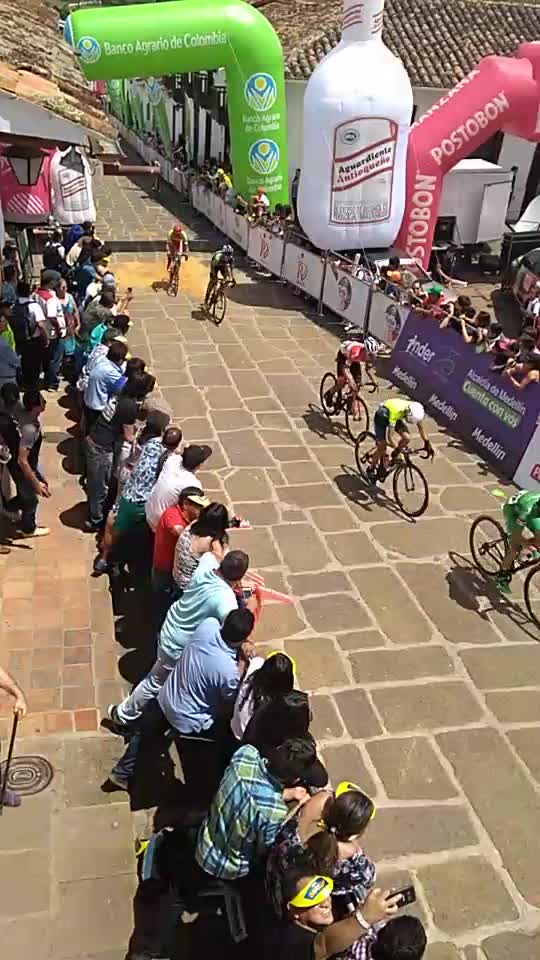 Este miércoles cerrarán la autopista a Bucaramanga por la llegada de la Vuelta a Colombia