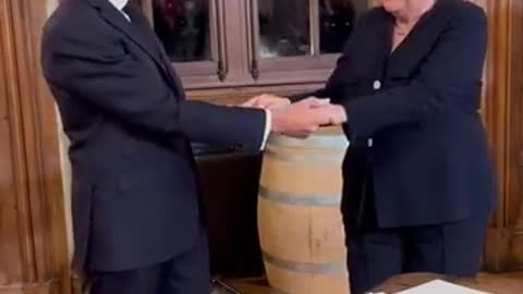 pendant-que-nos-enfants-remettent-le-masque-obligatoire-_-l’école…-