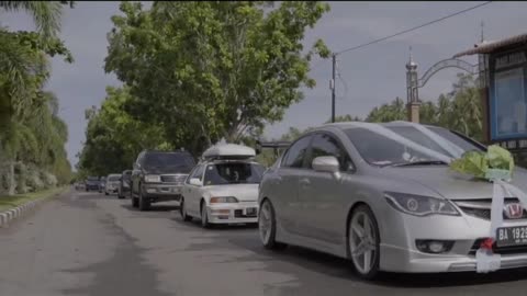 This sedan accompanies the bride